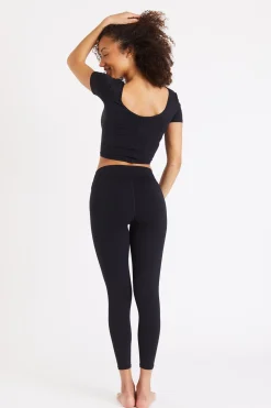 T-shirt Black MANTRA WELLNESS